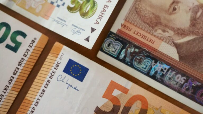 Какая часть экспорта Болгарии находится в евро и что в BGN: UP -Date Data