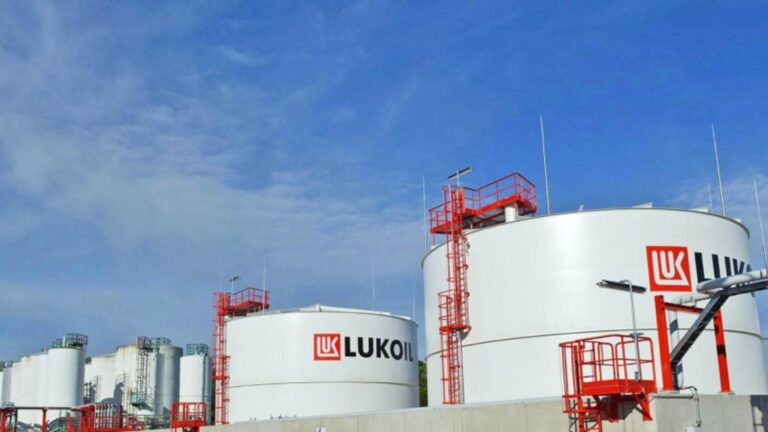 Почему? И отрасль, и неправительственная организация задаются вопросом о проверке Lukoil