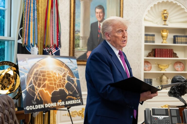 Все, что вам нужно знать об амбициозном ракетном плане Дональда Трампа - что такое «Золотой купол», так как армия помогает