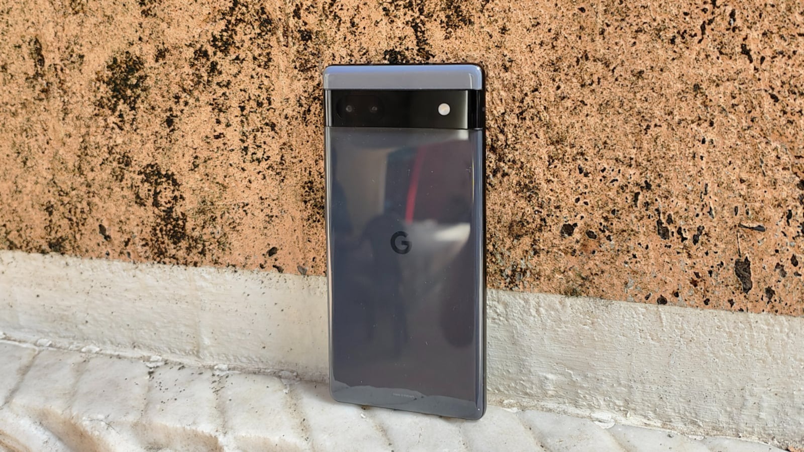 Спорная, но полезная мера, взятая Google - что происходит с батареями Pixel 6a