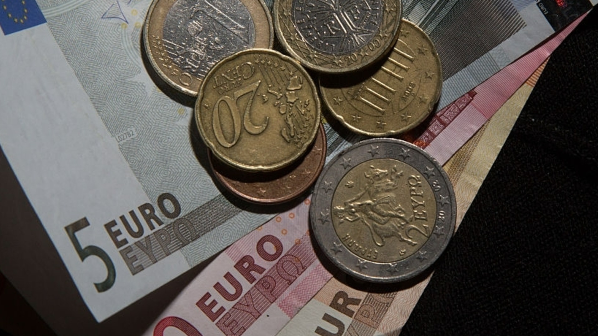 Обращаясь к курсу евро к доллару после беспрецедентной записи