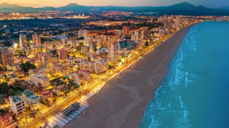 Extra -turk: ​​Испания ждет 100 миллионов посетителей этим летом