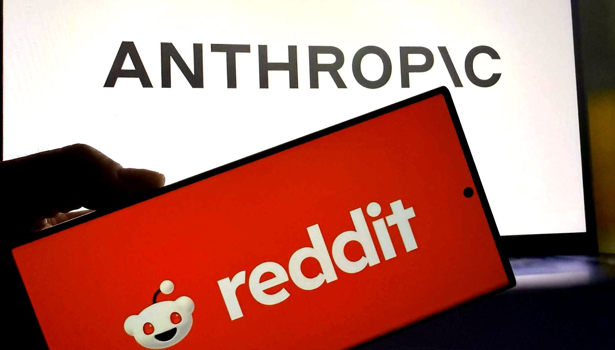 Reddit представляет компанию по антропному искусственному интеллекту за несанкционированное использование своих пользователей
