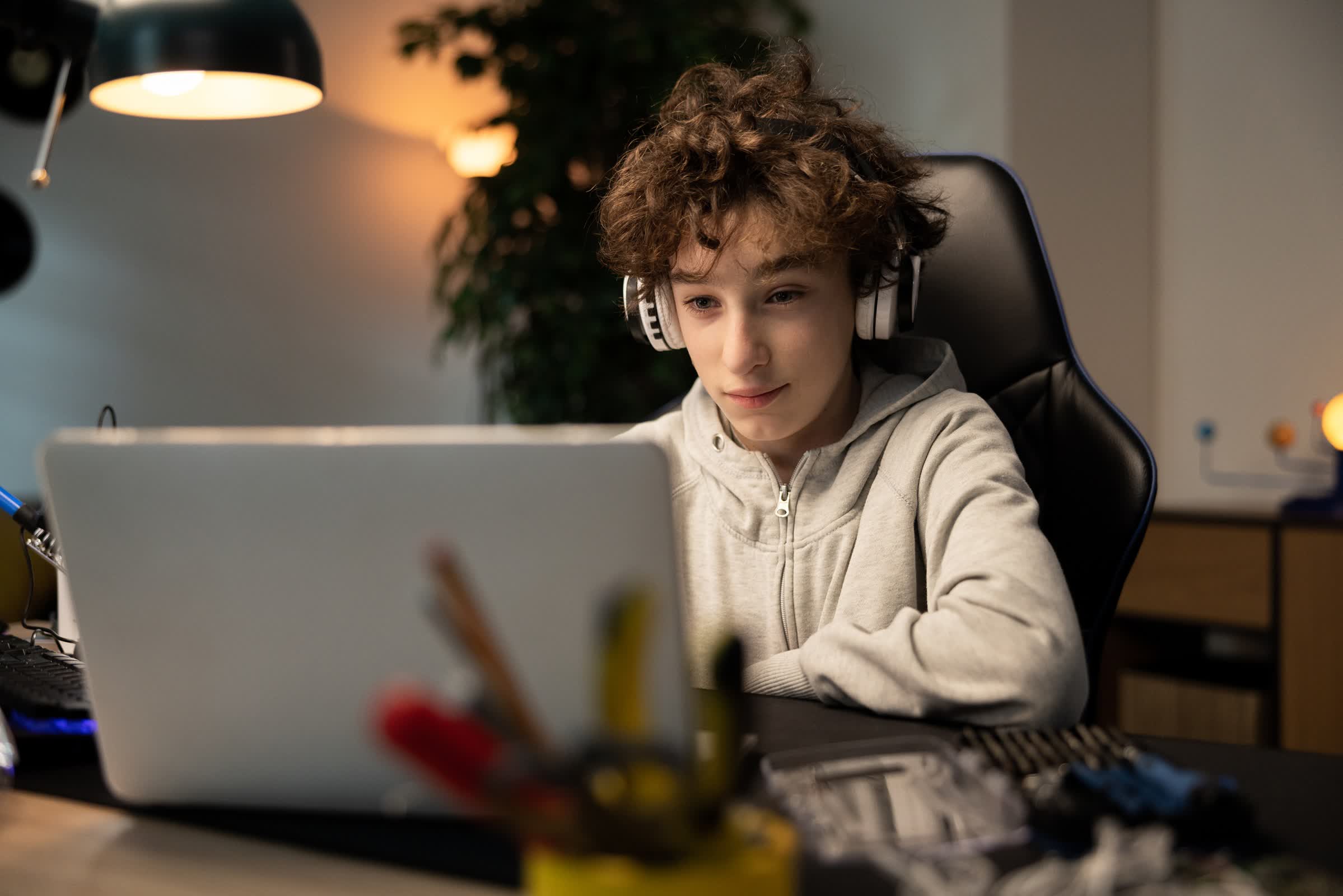17 -летний, который изменил правила на Microsoft. Студент средней школы протянул руку помощи в Редмонде, опубликовав уязвимость