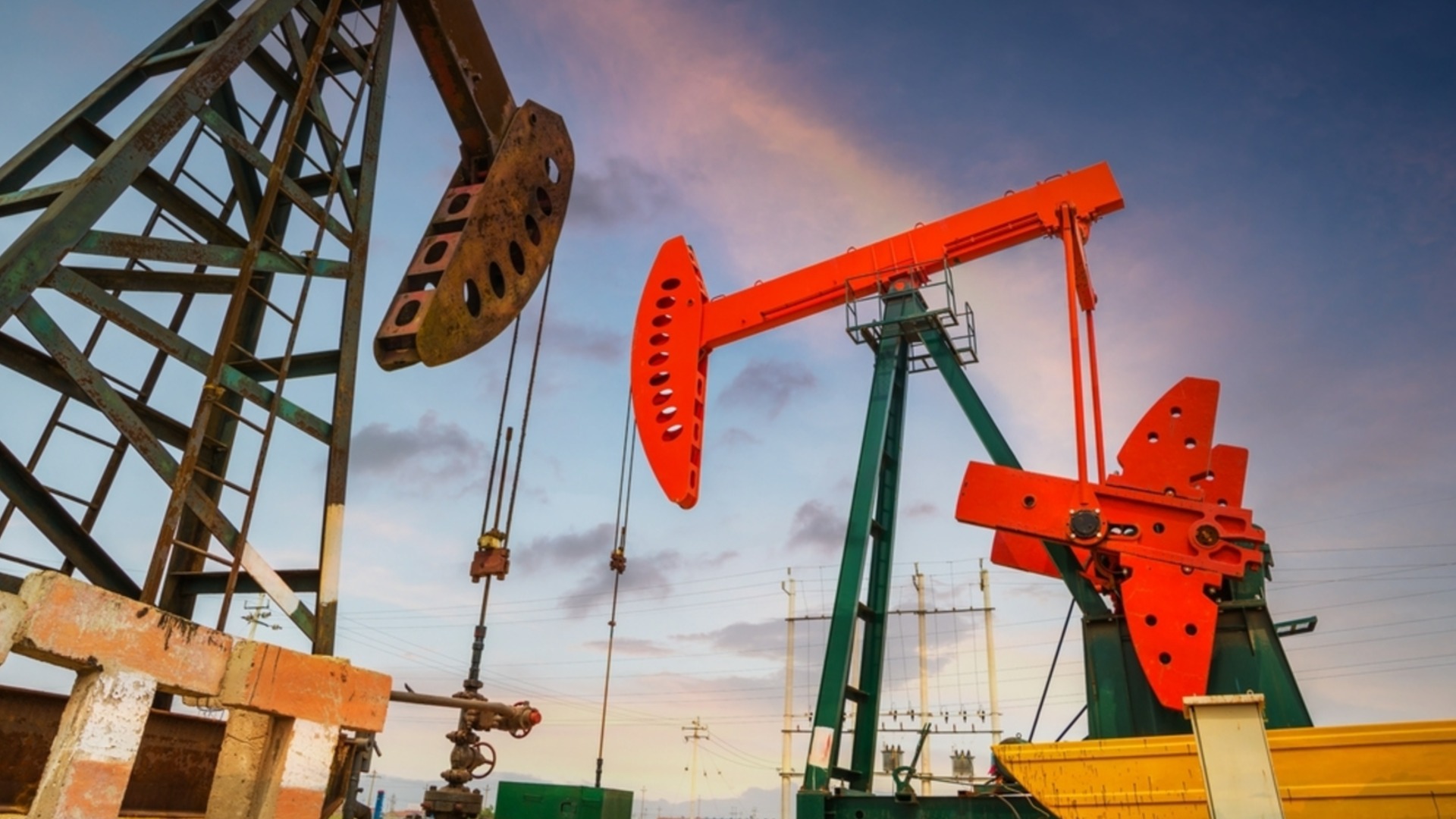 Переворачиваемая цена нефти из -за любых новых санкций против России