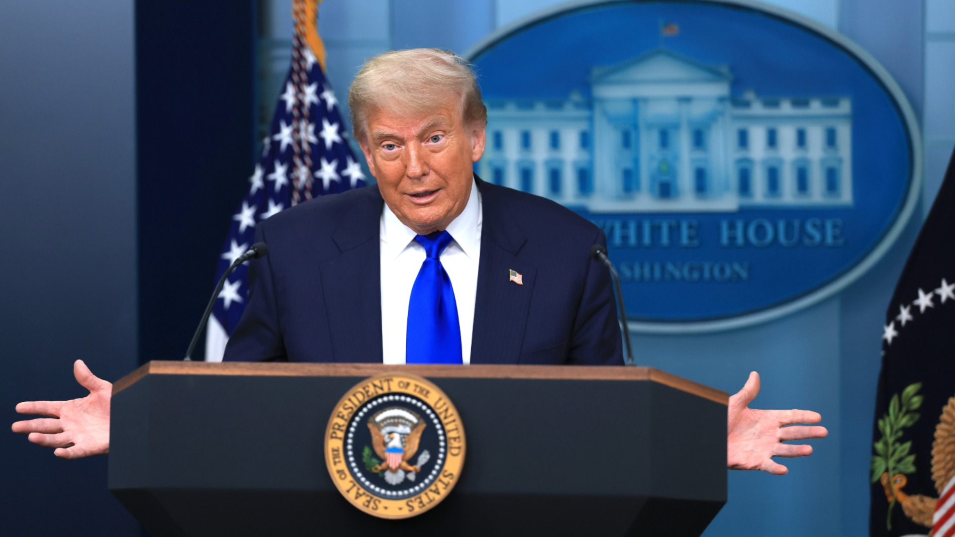 С новой серией писем: Трамп наложил обязанность на семь других стран
