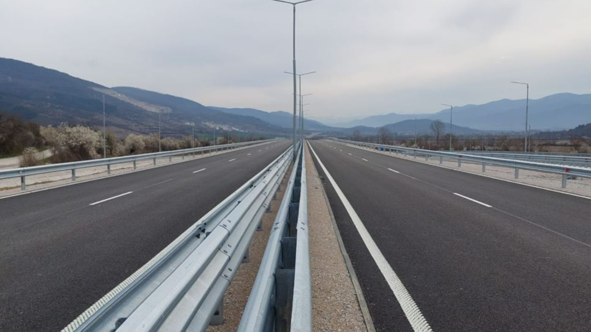 Стало ясно, когда они запустили движение на Mezdra - Botevgrad Road