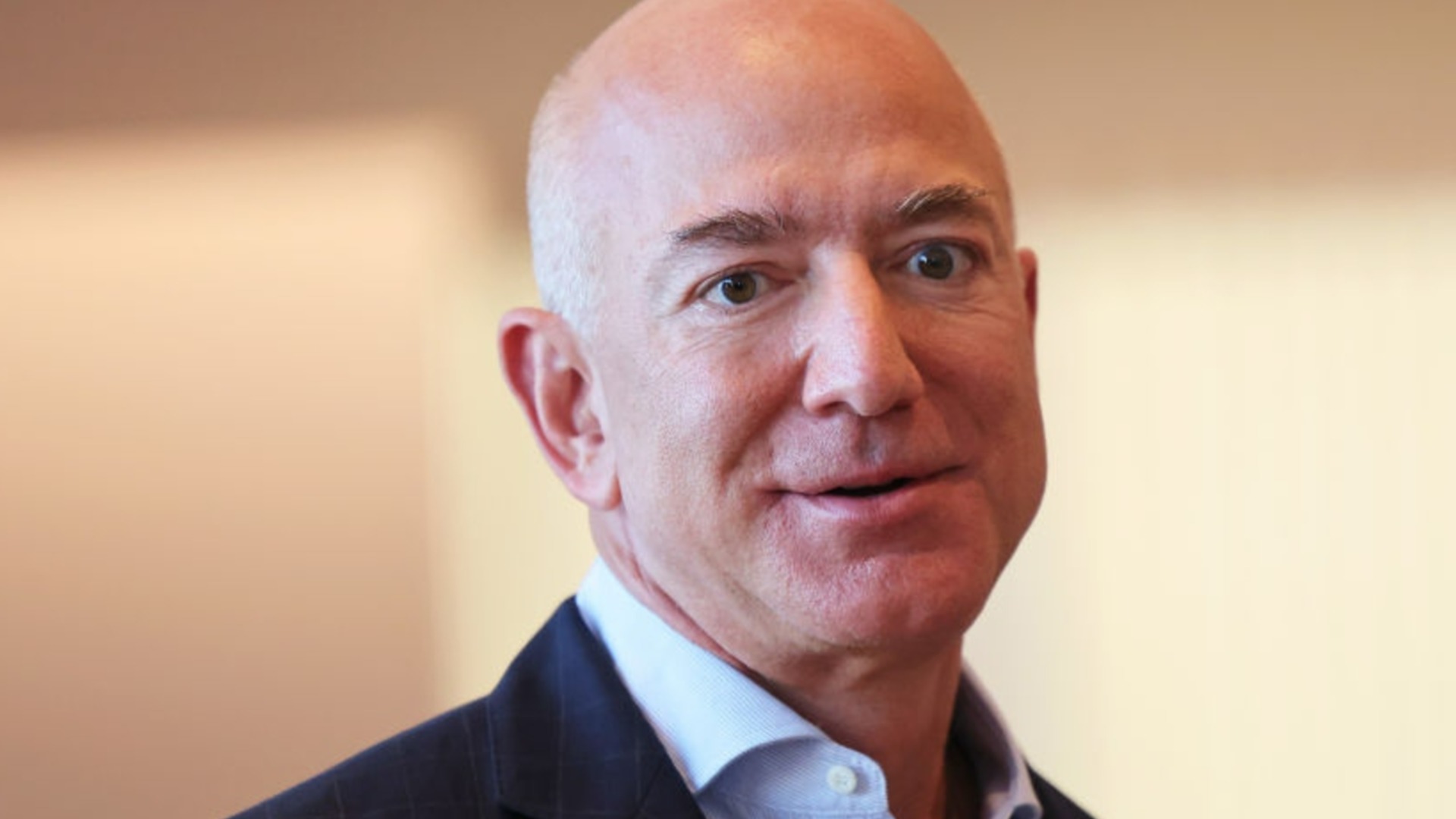 После свадьбы: Джефф Безос продал акции Amazon за сотни миллионов