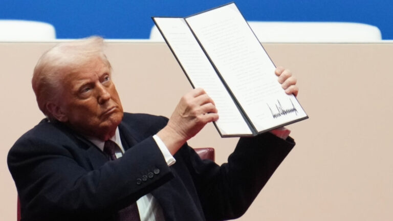 Трамп ударил Канаду с более высокими обязанностями