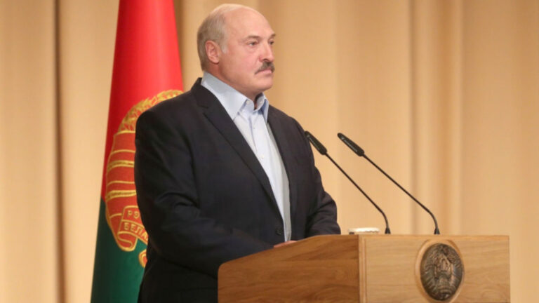 Белорусская экономика погружается совместно с русскими: украинская разведка прокомментировала