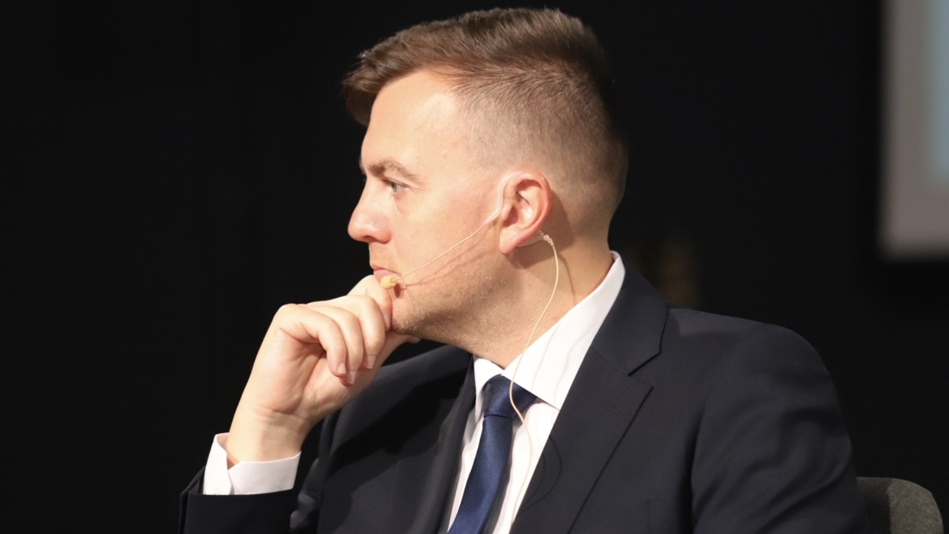 Увеличение вкладов в социальное обеспечение несет в себе риск истощения работников: анализ IME