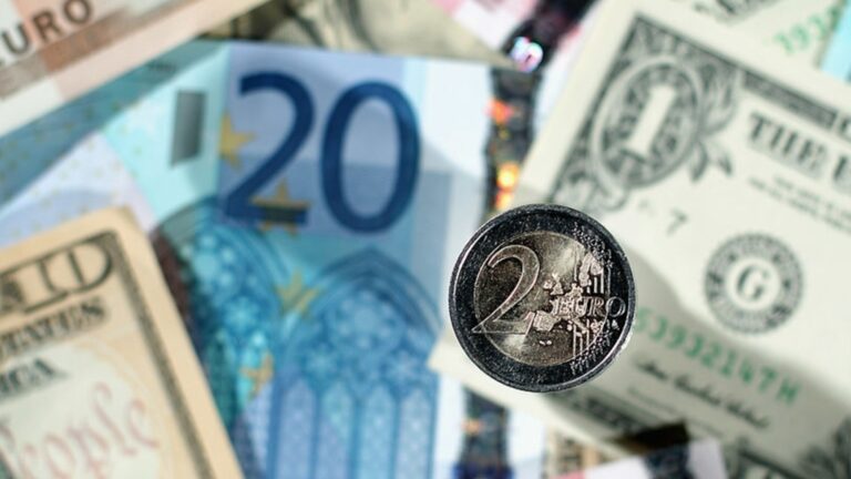 После встречи Белого дома: резкое изменение в евро -курсе против доллара