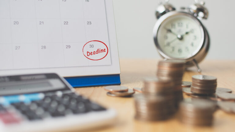 Анализ: муниципалитеты вынуждены повышать налоги и делать это