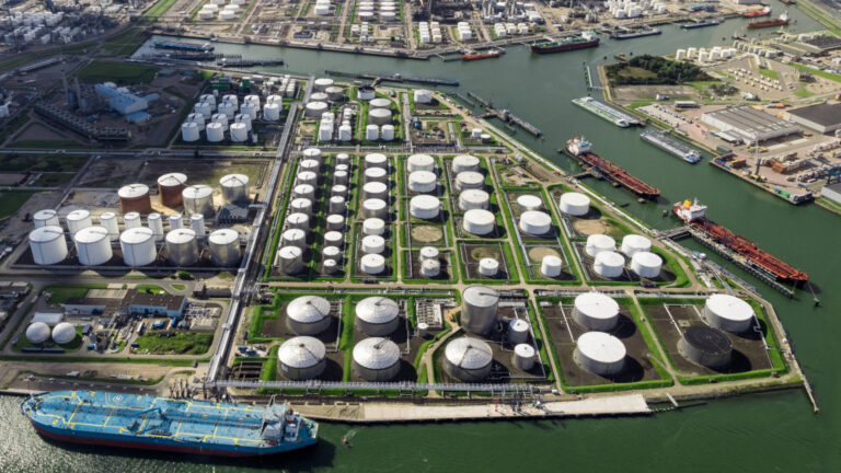 Цена на нефть блуждает из -за Трампа, Индии и Китая