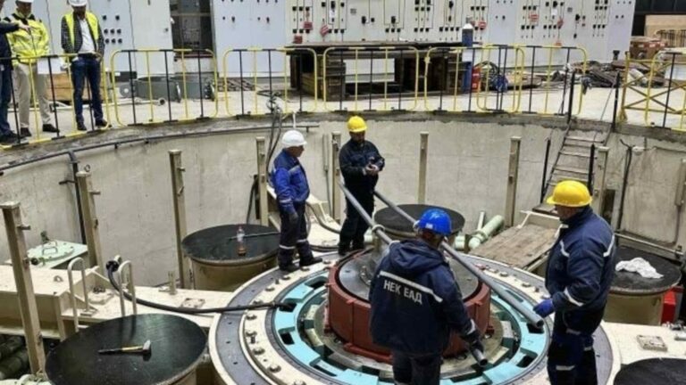 Шкаф заливает полутора миллиардов для ремонта во дворце ПРЕДСЕДАТЕЛЕ