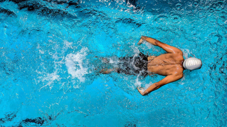 Как удалить воду в ухо как можно быстрее?