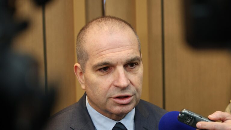 Уступки для строительства: Караджов для автострады Рила и с хорошими новостями для коридора 8