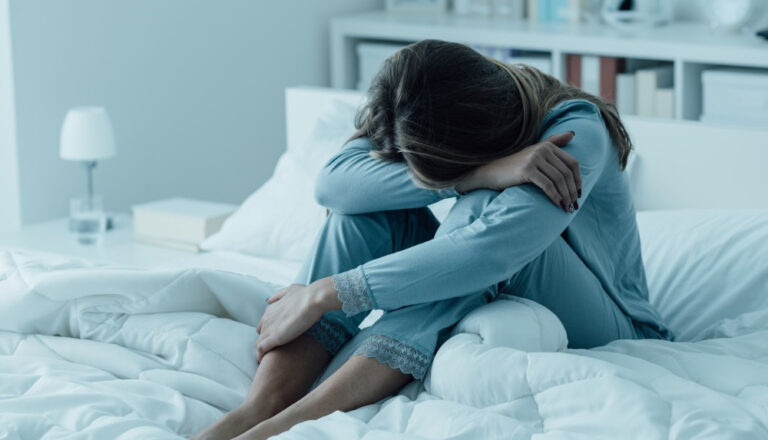 Почему гепатит В и С, ВИЧ и туберкулез могут увеличить риск суицидального поведения?