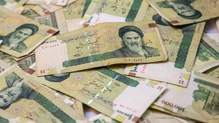 Миллионы за доллар: эта валюта рухнула