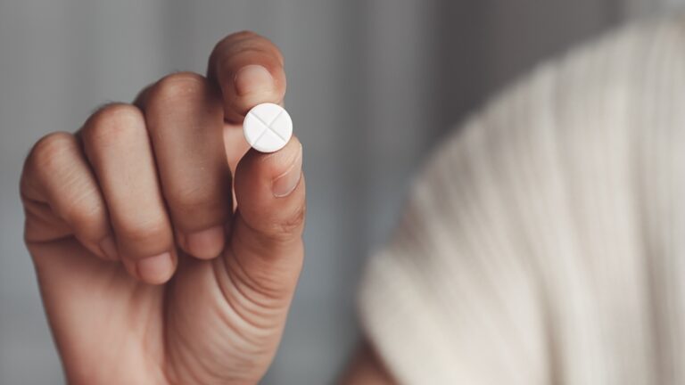 Выявил неожиданный эффект наиболее распространенного обезболивающего