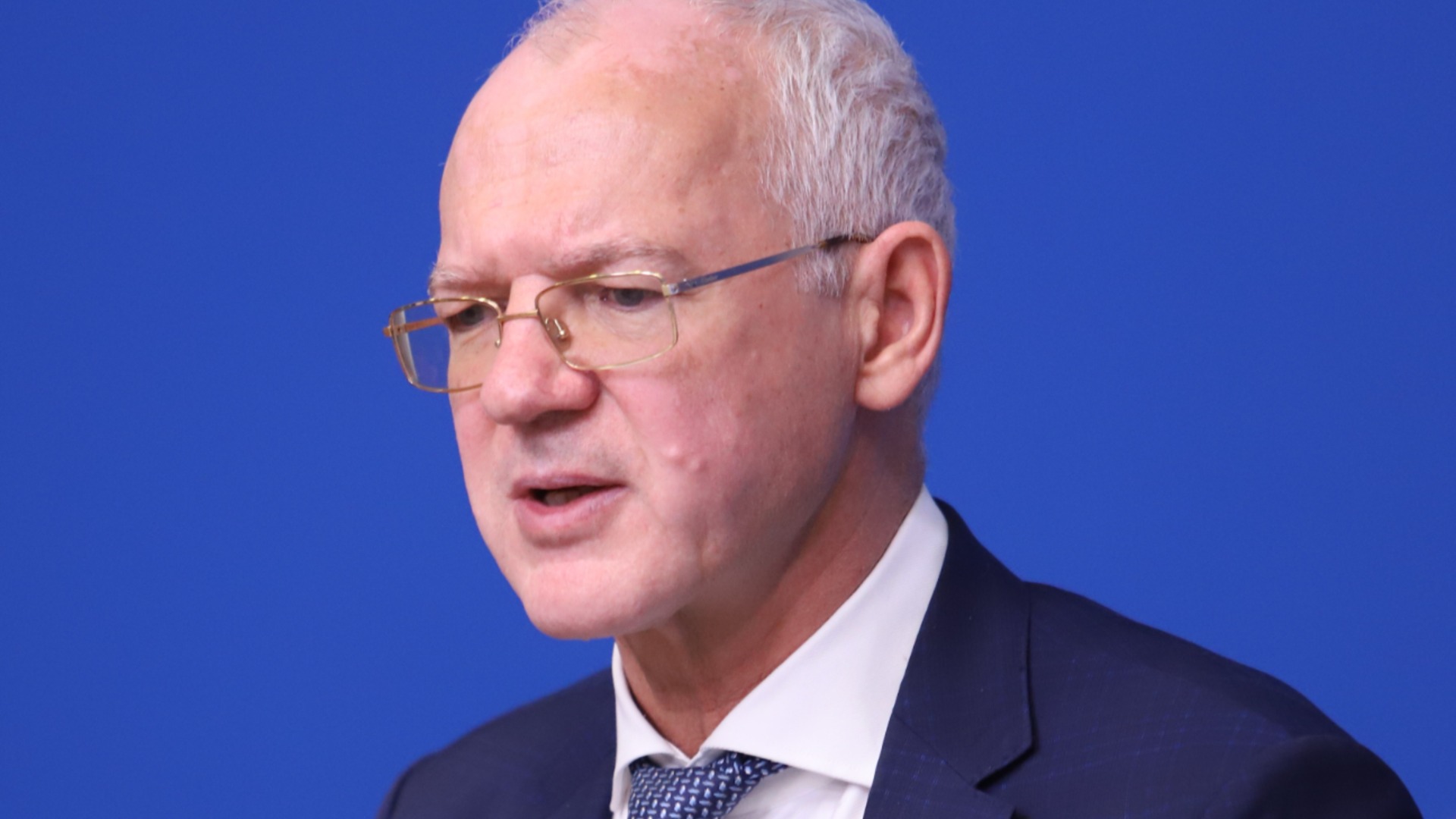 Заморозка минимальной зарплаты: Василий Велев хочет от правителей смелости