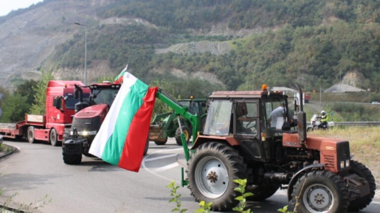 Производители зерна протестуют, требуя отставки министра сельского хозяйства