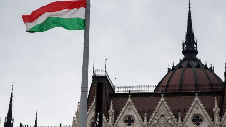 Инфляция в Венгрии остается выше цели десятый месяц подряд