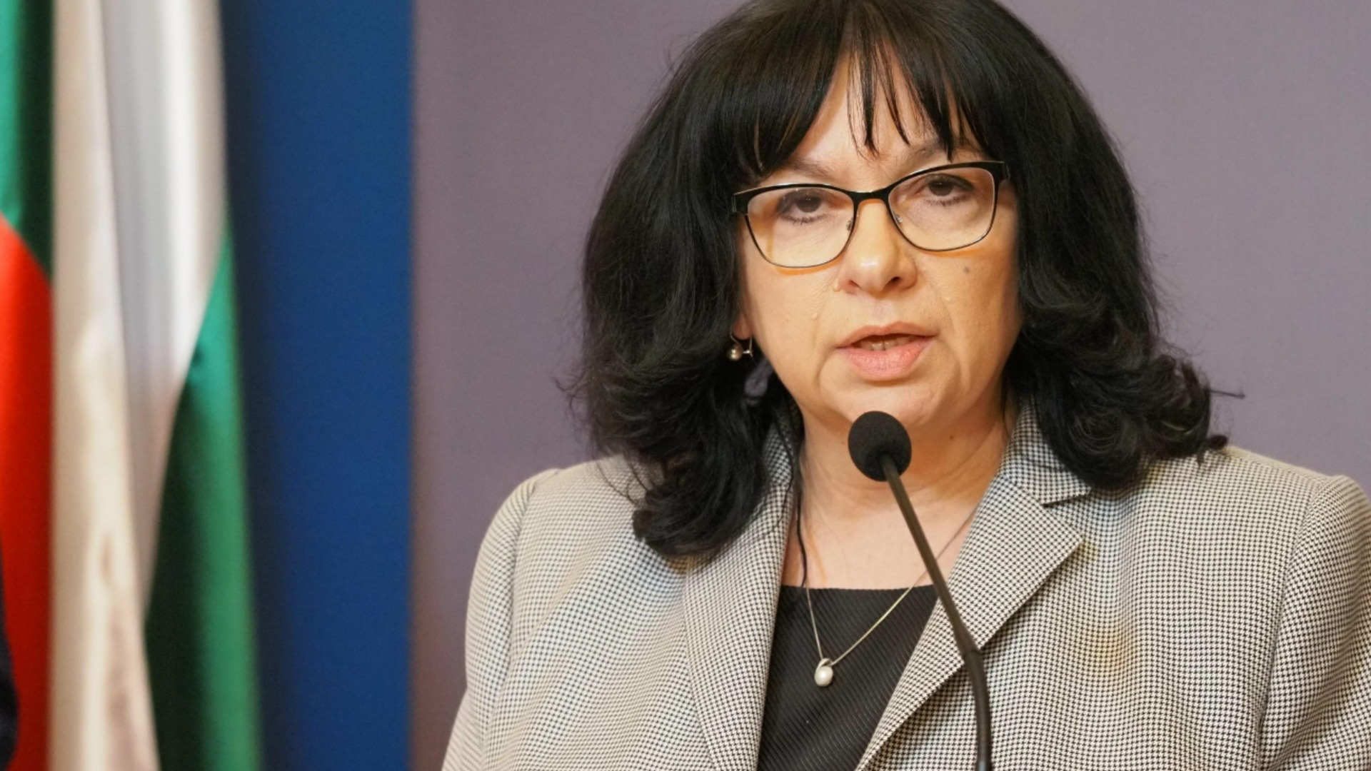 Теменужка Петкова надеется, что выплаты ПВВ покроют дефицит бюджета