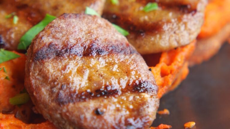 Рецепт для вкусных фрикадельков с картофелем духовки, когда вам лень готовить