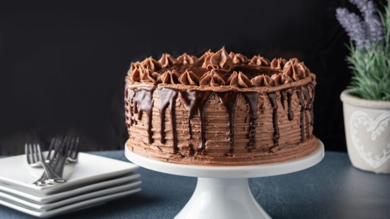 Это самый простой шоколадный торт - любой может сделать его