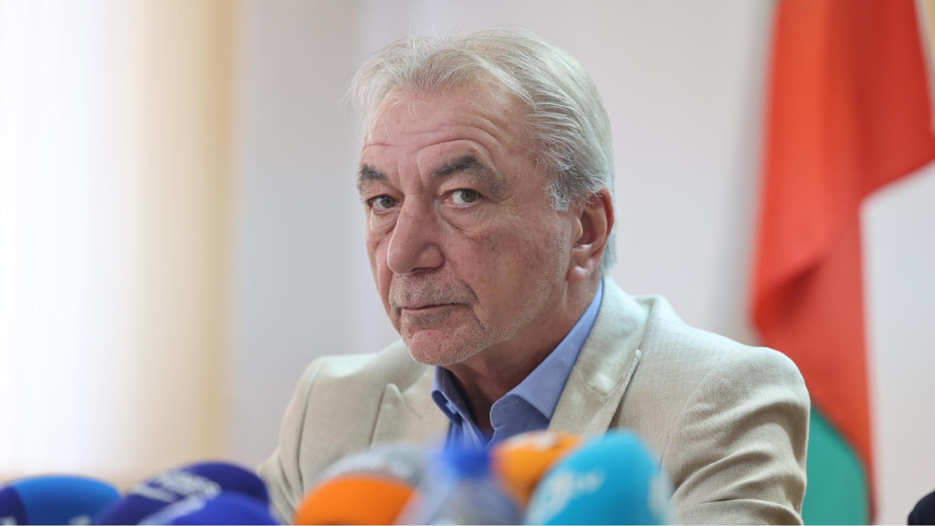 Правители официально сделали КПК «золотой битой»