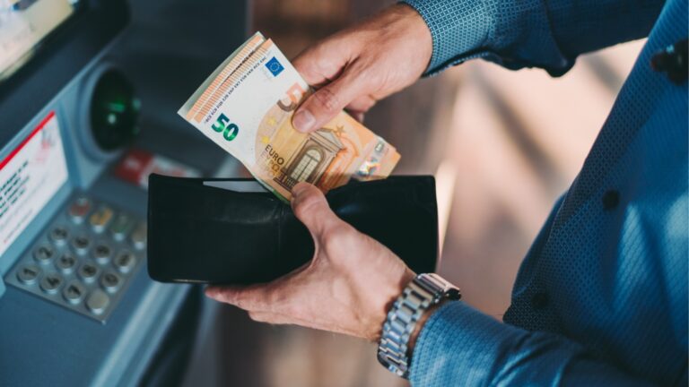 Бизнес и профсоюзы не понимали о повышении минимальной заработной платы