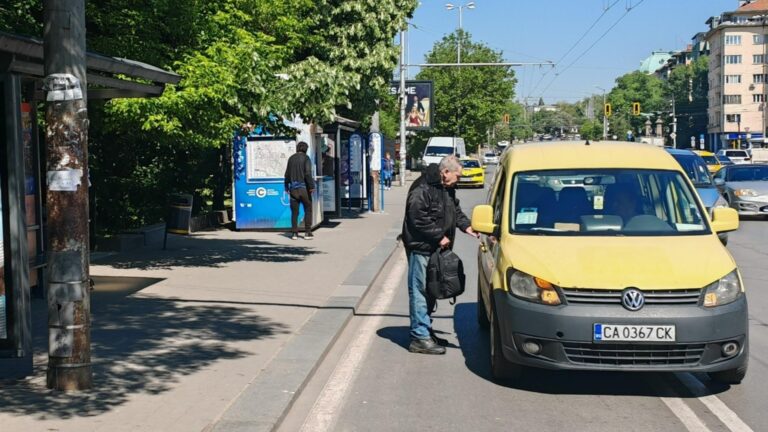 На 50 центов за километр: Цены на такси в Софии вырастут