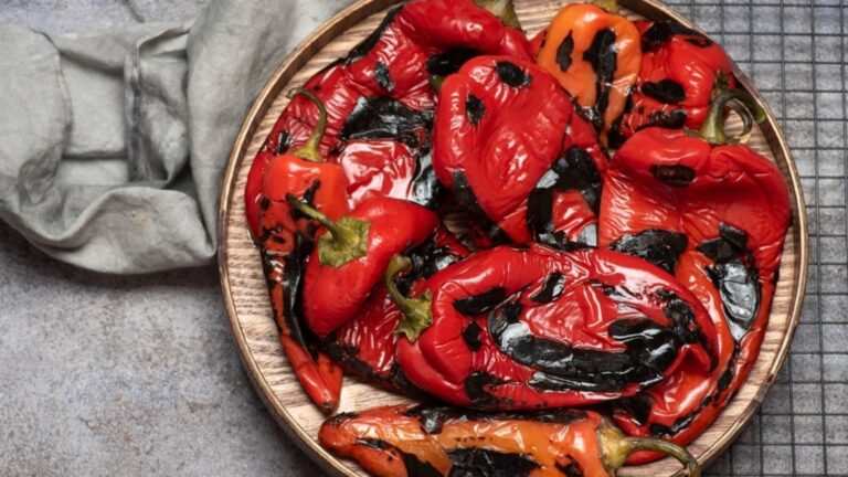 Жареный перец с сметанным соусом - блюдо, в которое вы влюбитесь