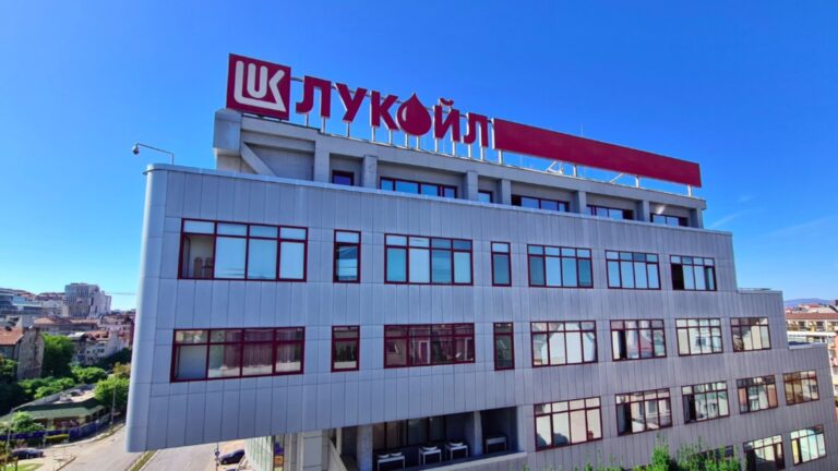 Первое чтение: Продажа "Лукойла" - только после одобрения САНС и Кабмина