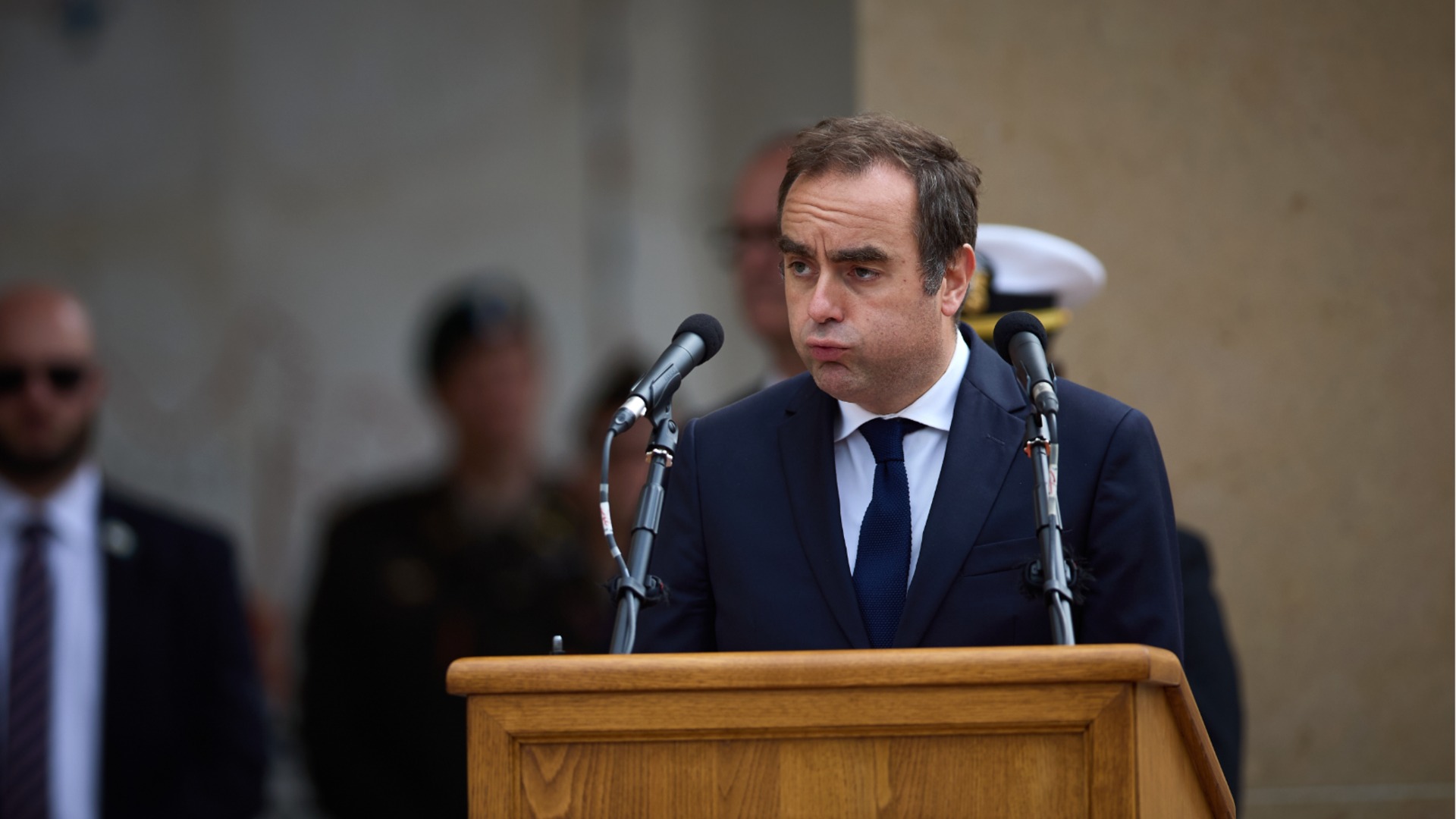 Премьер-министр Франции Себастьян Лекорню представил амбициозный бюджет