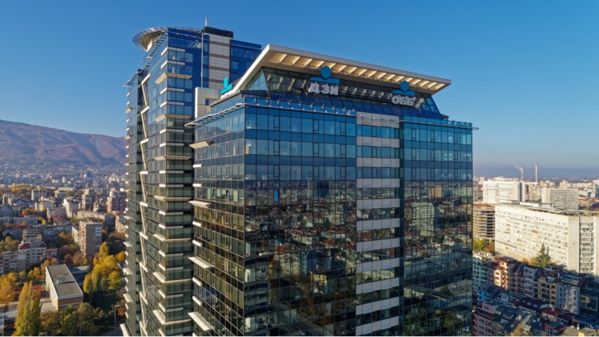 Болгарские будильники из банкнот с подсказками о евро в кампании UBB