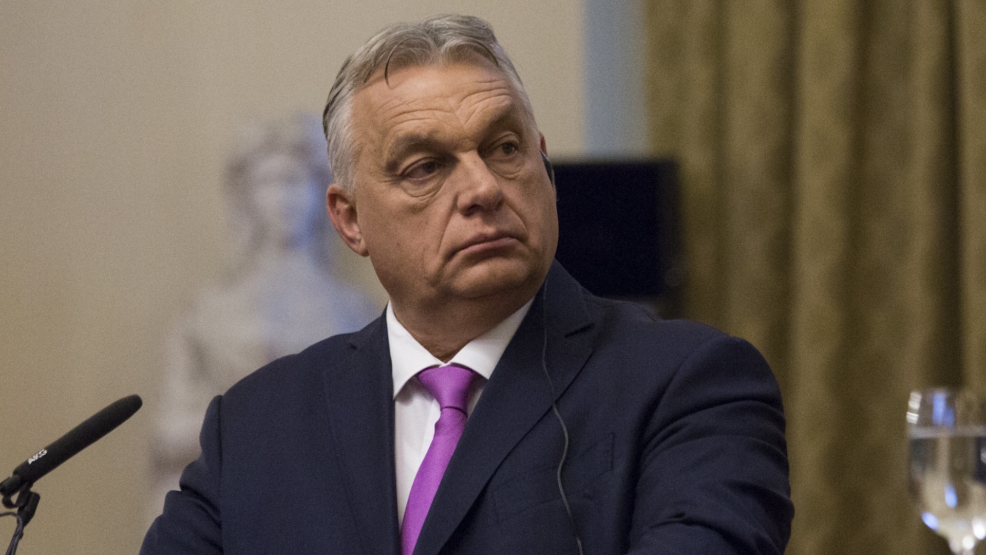 Орбан пригрозил подать в суд на ЕС из-за приостановки импорта российского газа