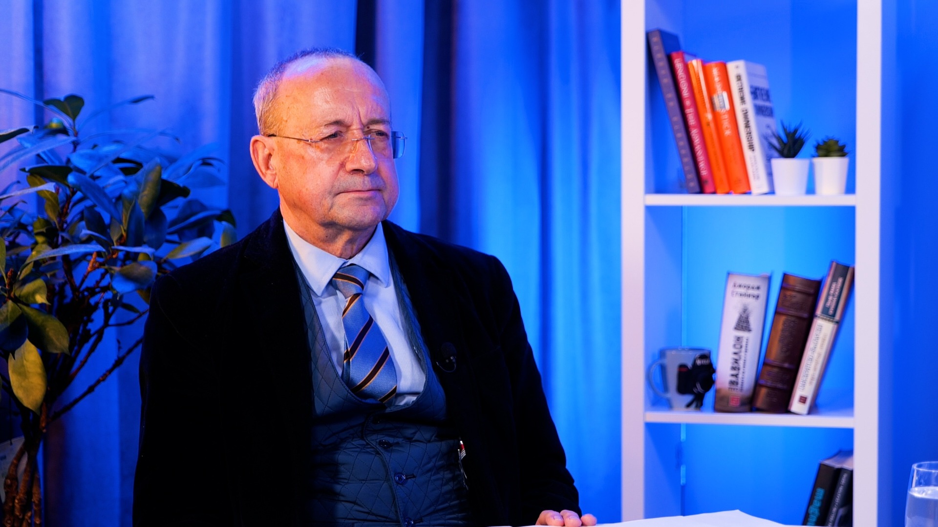 Цветан Симеонов: 99 тысяч госслужащих не платят соцстрах, и это наносит ущерб бюджету