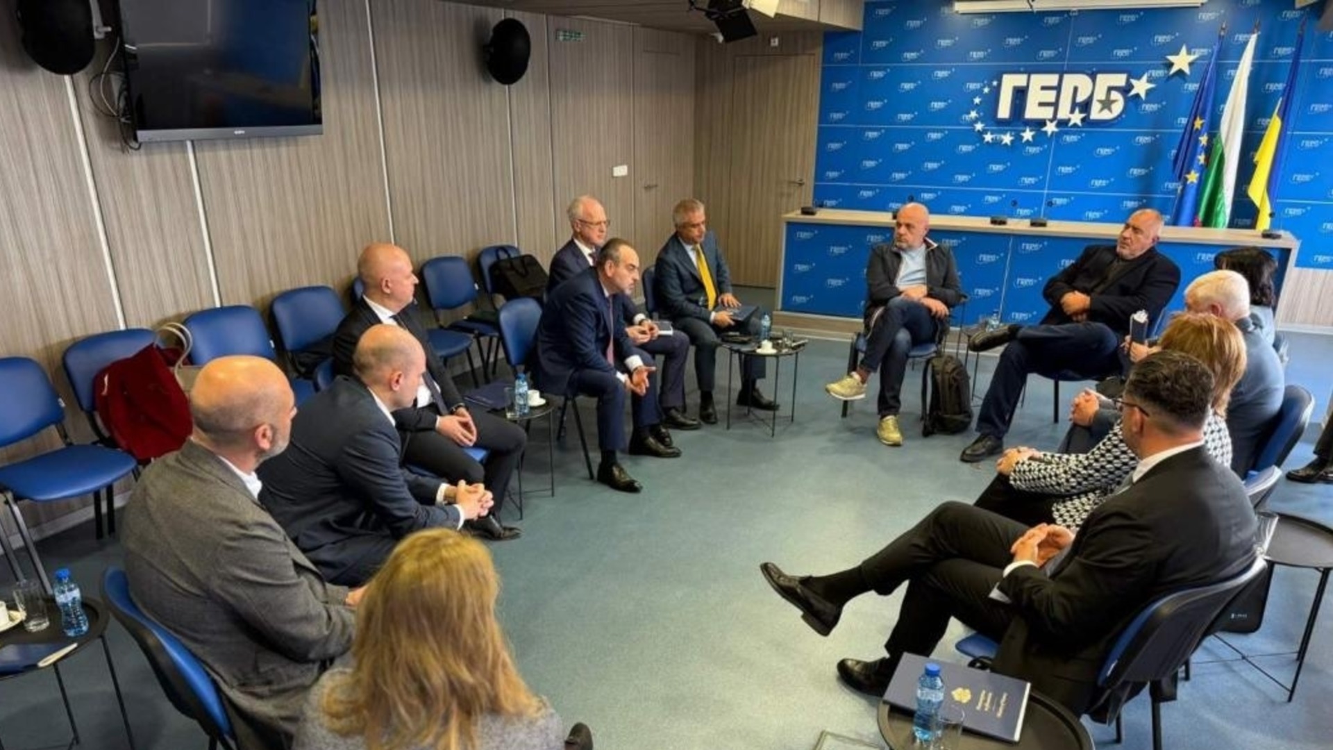 Бизнес: Это бюджет статус-кво! Экономика вот-вот рухнет!