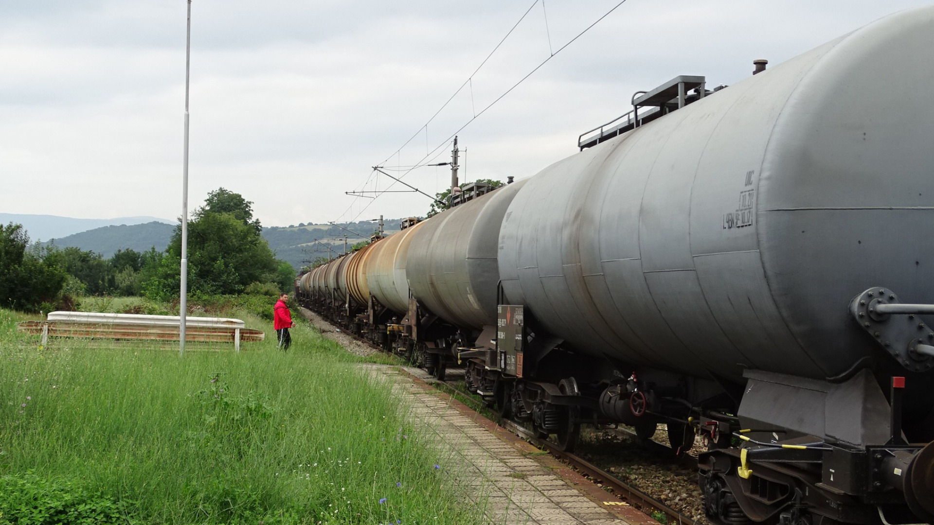 Решение Литвы вызвало в Калининграде бензино-топливный кризис