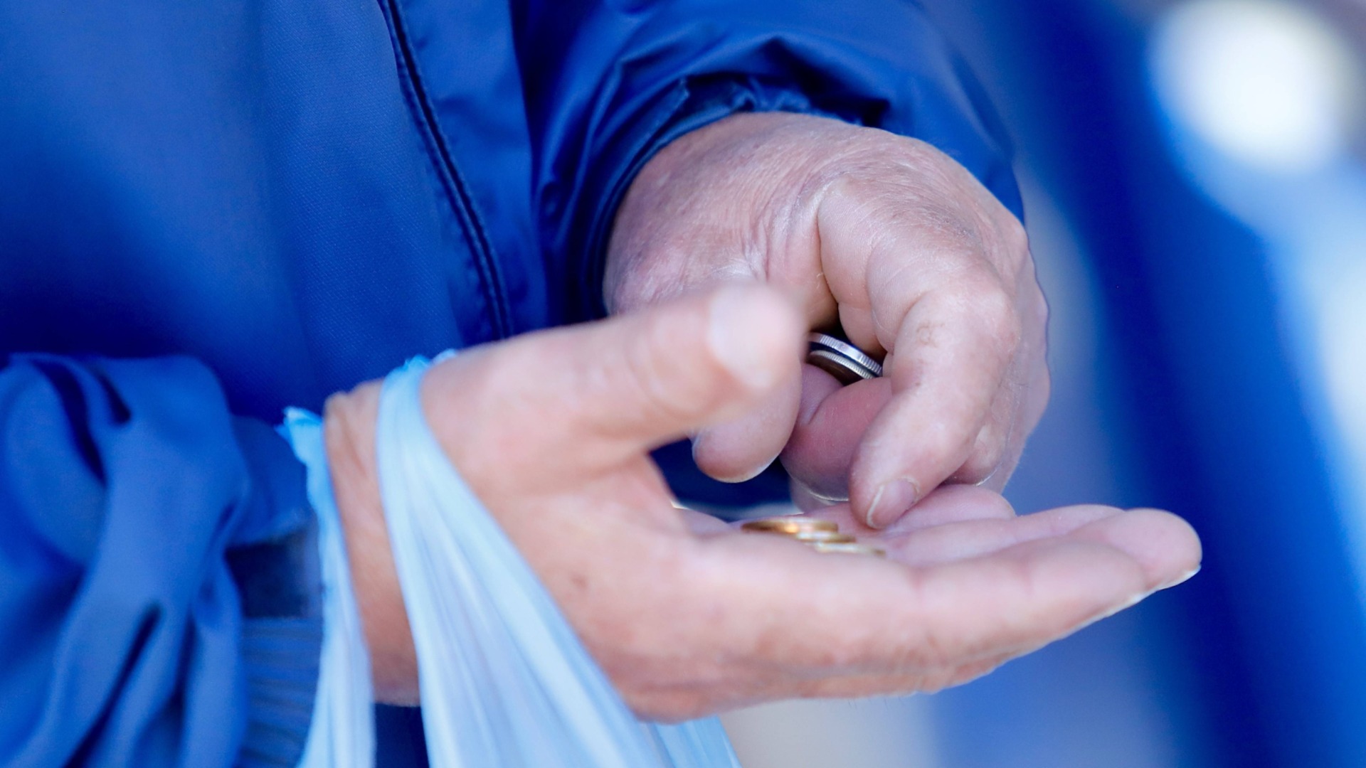 Начались торги «Кто выиграет больше пенсионеров»: БНБ с комментарием по поводу рождественских добавок