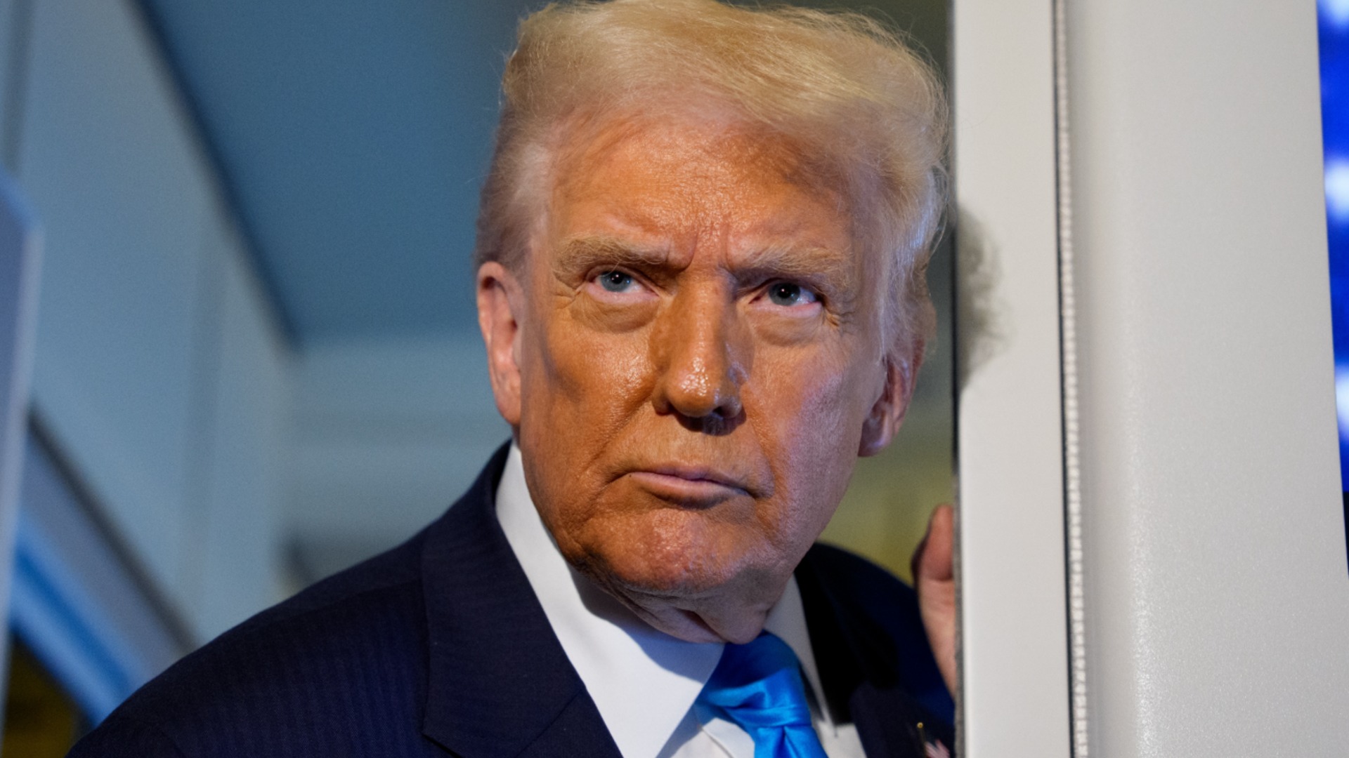 Трамп также снижает швейцарские пошлины на кофе и бананы