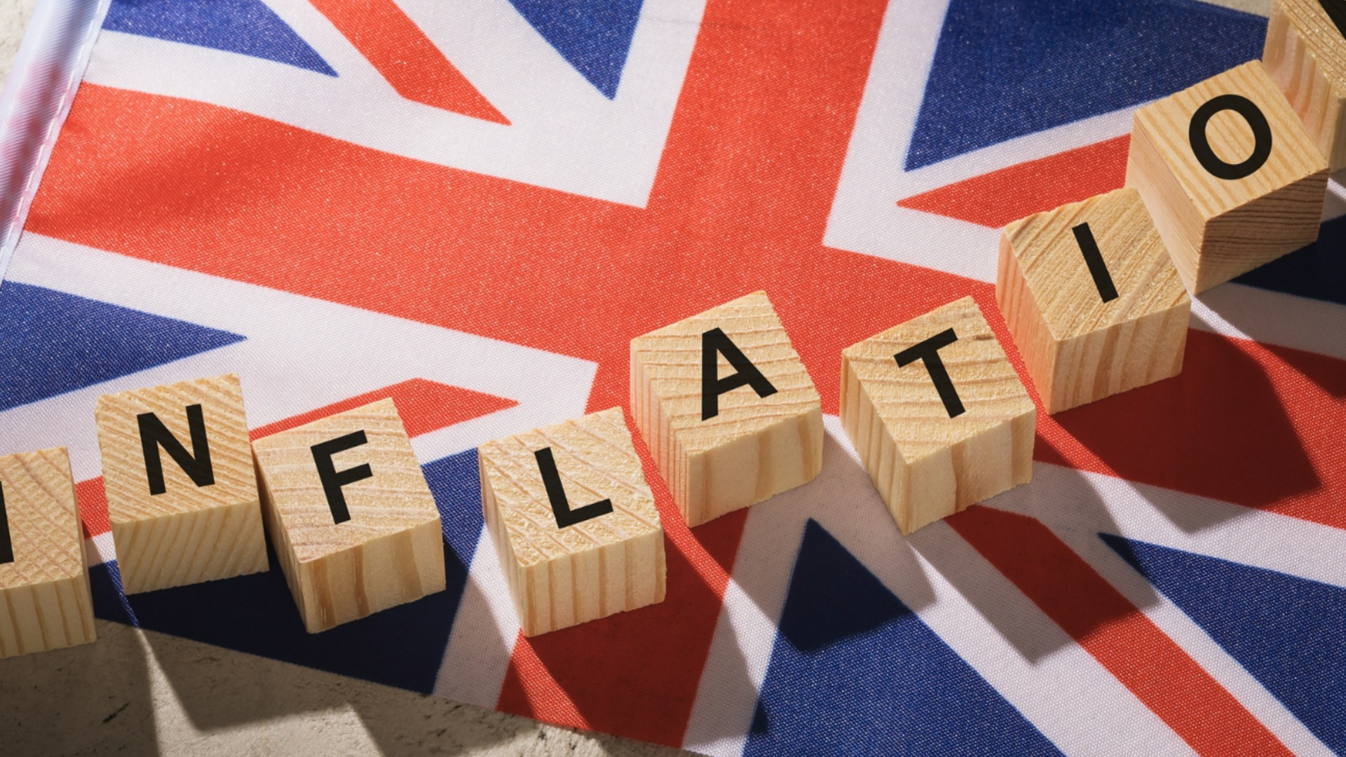 Инфляция в Великобритании замедлилась впервые за полгода