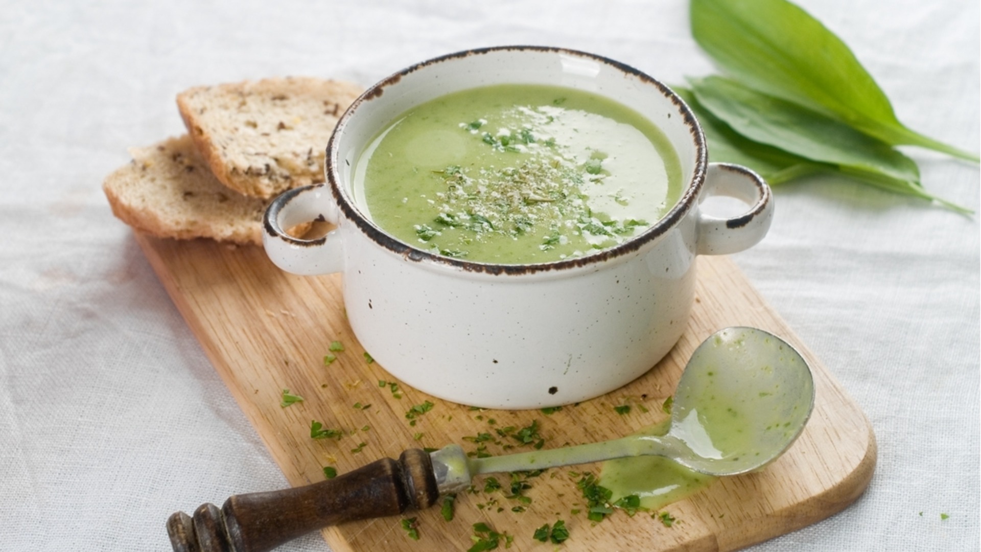 Этот шпинатный суп из любого сделает героя