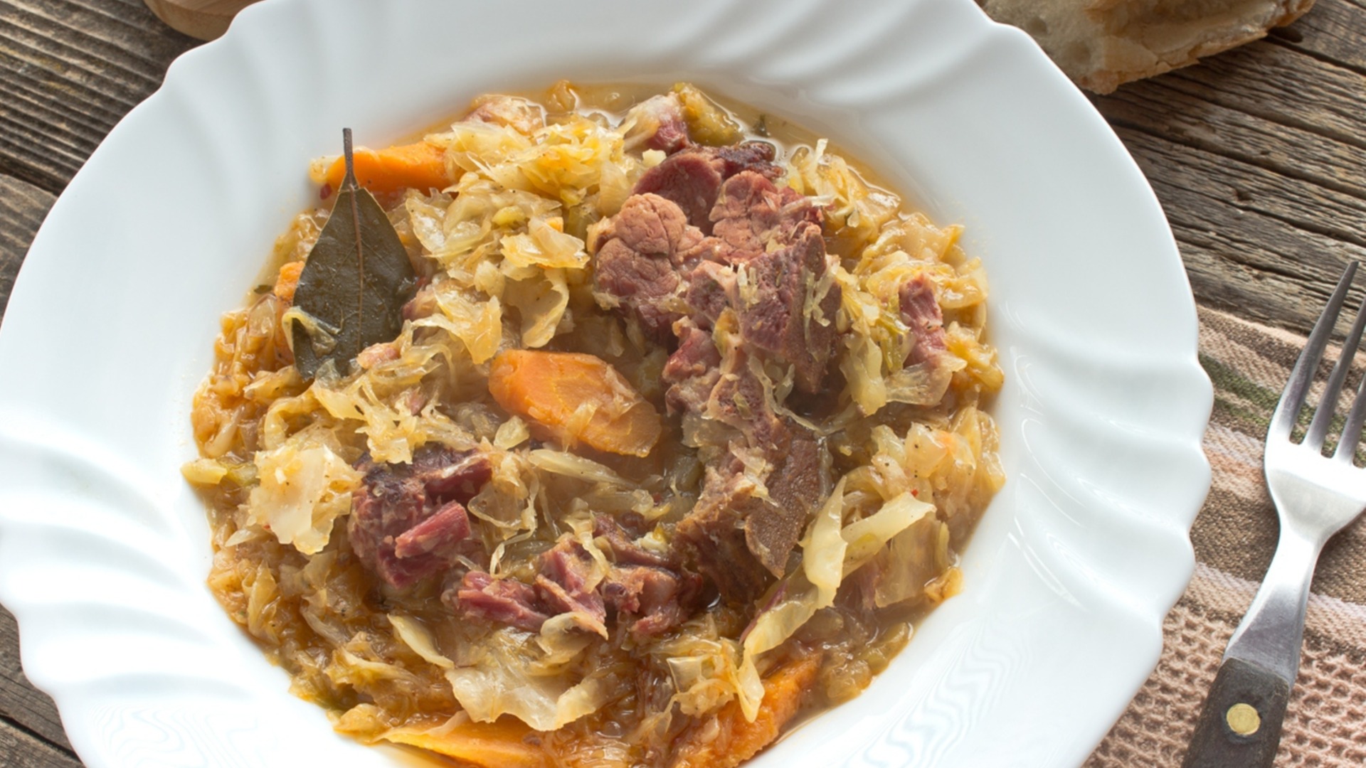 Этими свежими капустными ребрышками в мультиварке накормят всю семью, а также соседей!