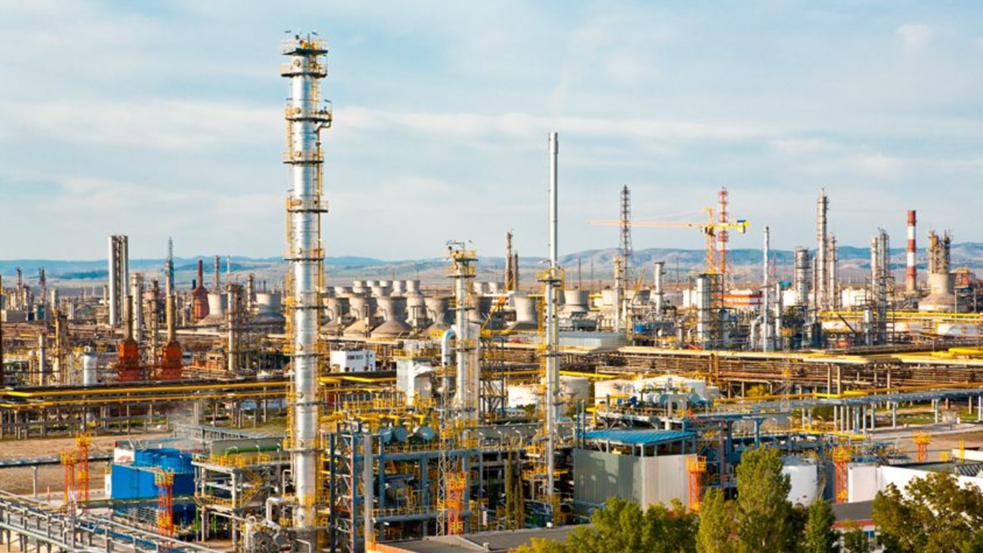 «Горький урок» от «Булгартабака» и опасности, если BEH купит «Лукойл»: говорит профессор Асен Асенов из Вашингтона