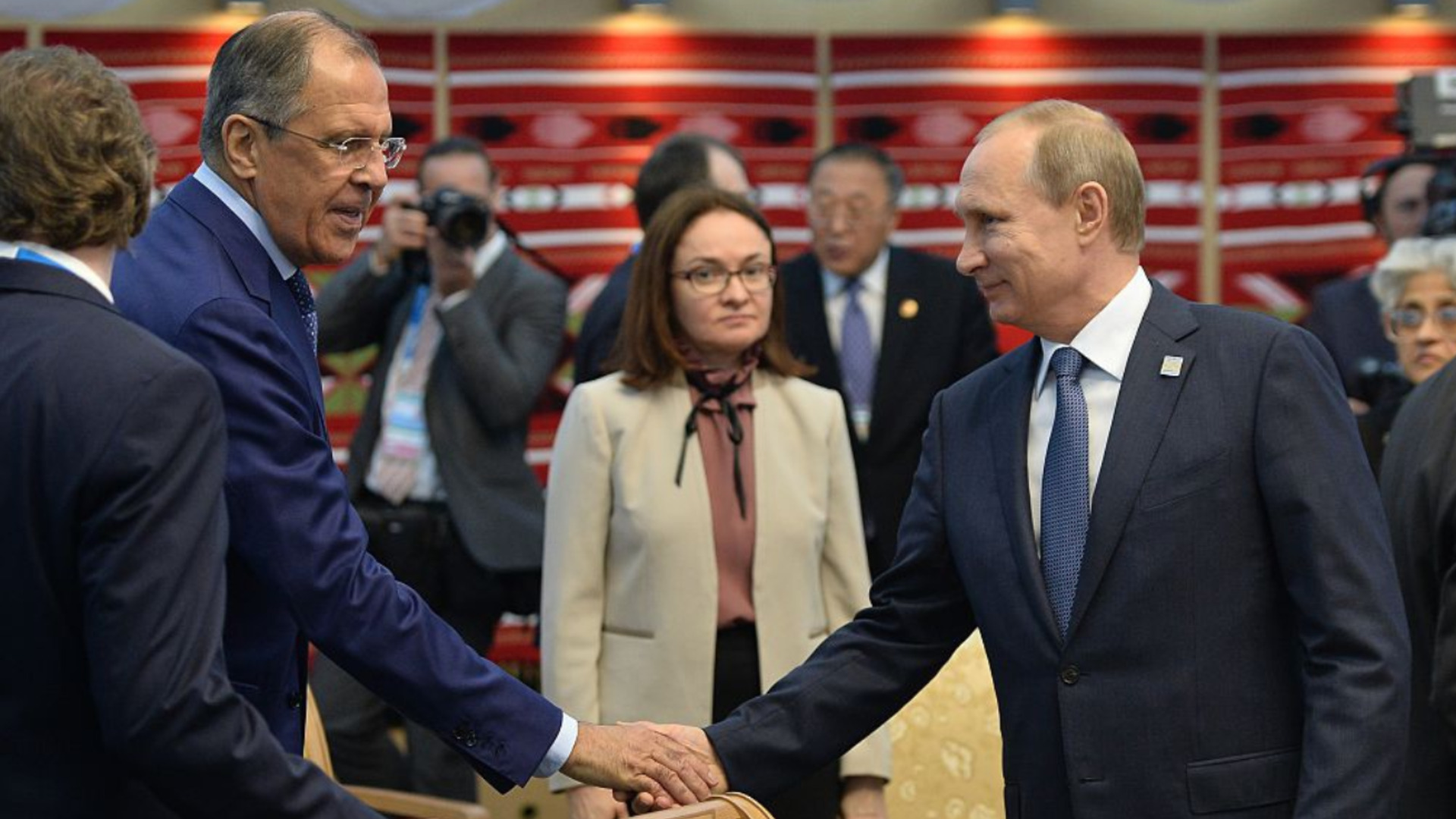 Борьба с банковским мошенничеством в России: Массовая блокировка счетов (ВИДЕО)