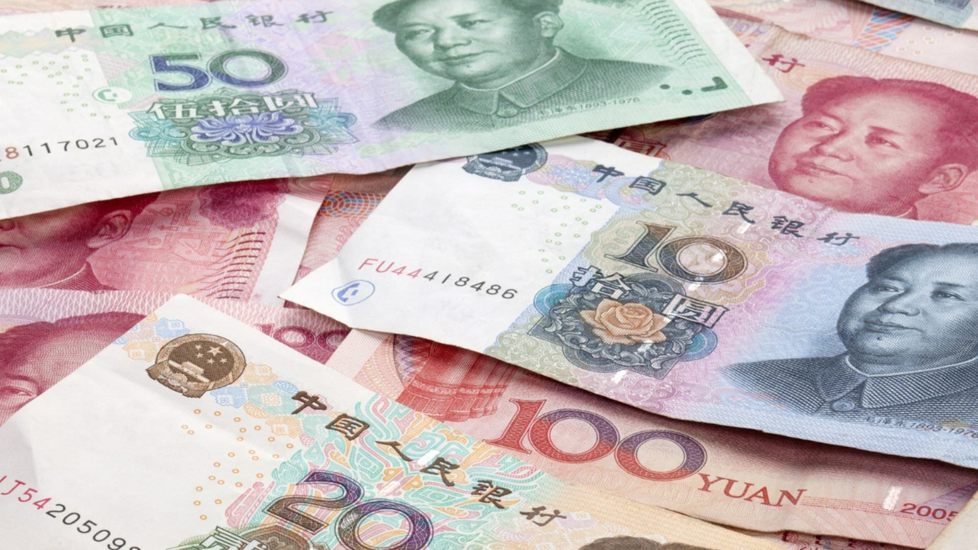 Из-за санкций: Россия объявила о первой эмиссии долга в юанях