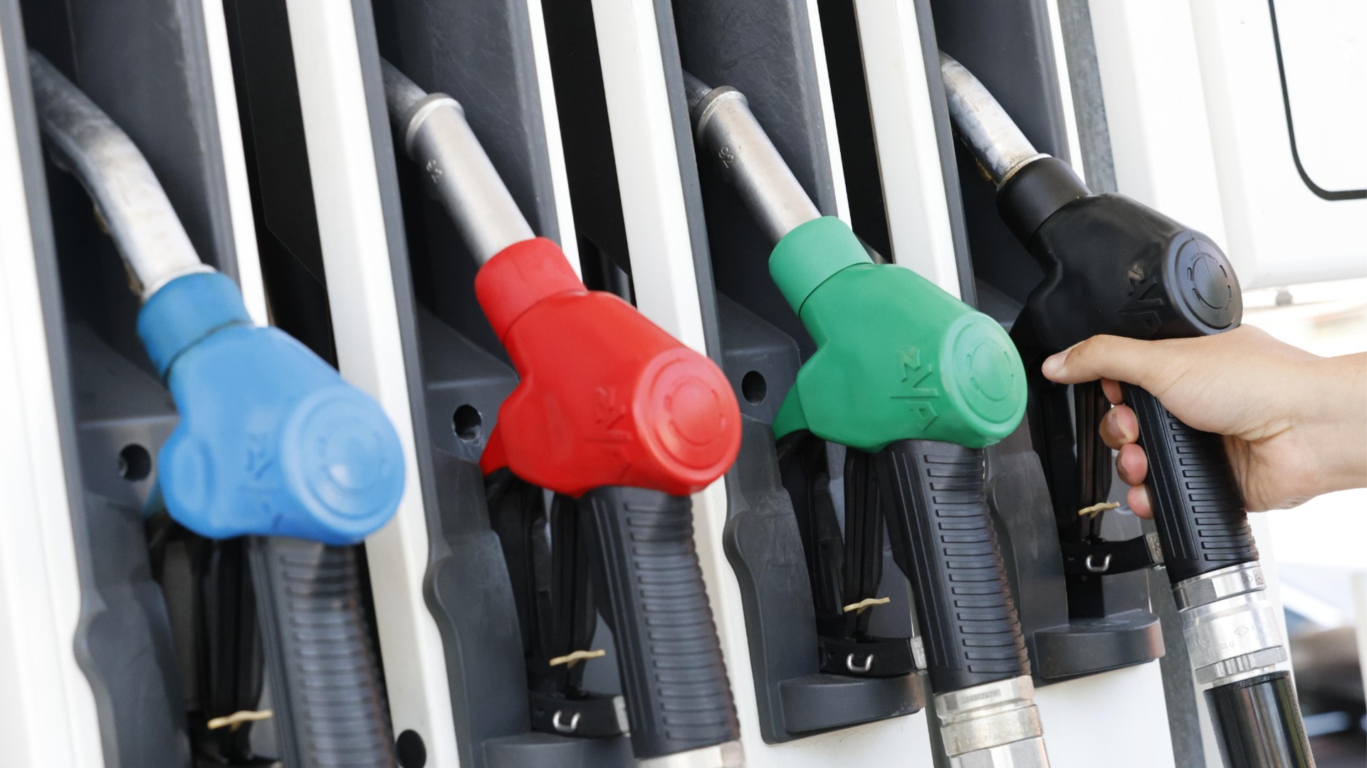 После абсурда с дизтопливом в полиэтиленовом пакете: BPGA призвала людей не запасаться топливом